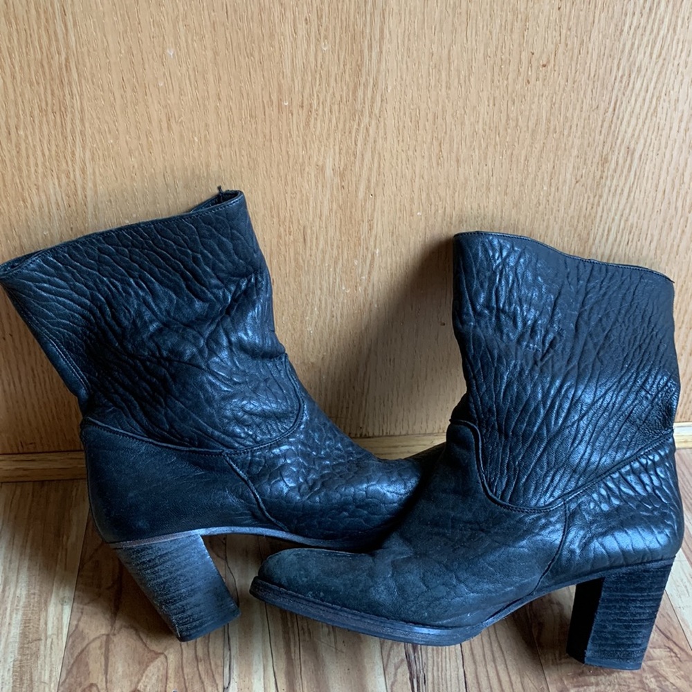 RAS size 40 / 9 black vaquero calf leather boots 3” heels slip on mid shaft EUC